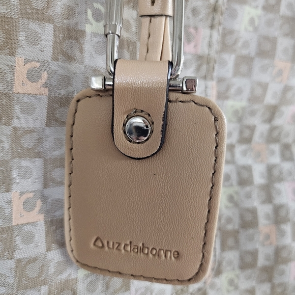 Liz Claiborne Tan and Gray Tote Bag with Stylish Design - Picture 4 of 16